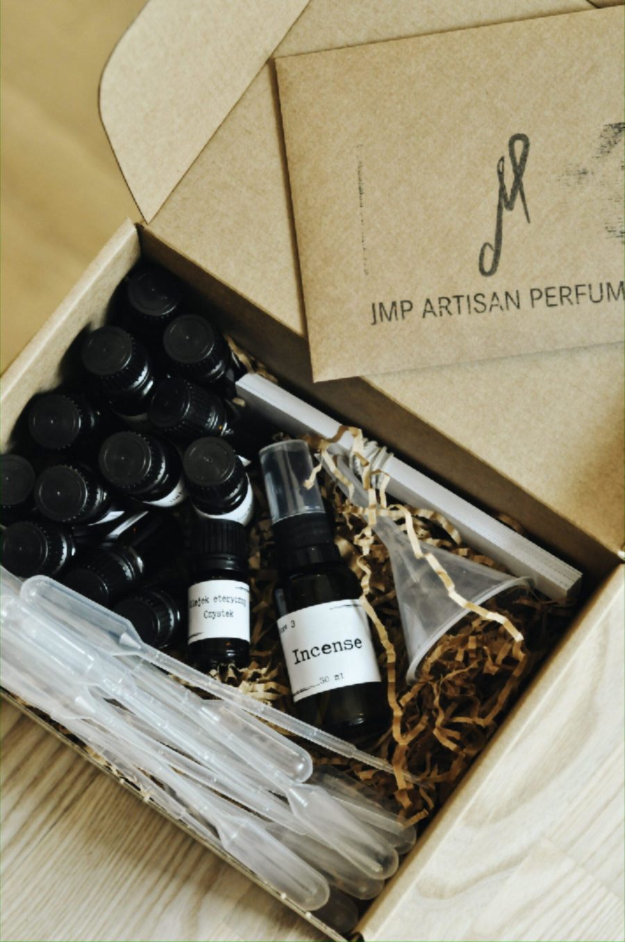 perfume box lulua x jmp artisan perfumes by jakub pietrynka incense 2